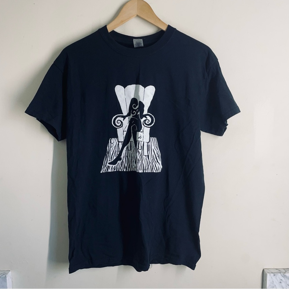 Independent Graphic Art T-Shirt Black size M